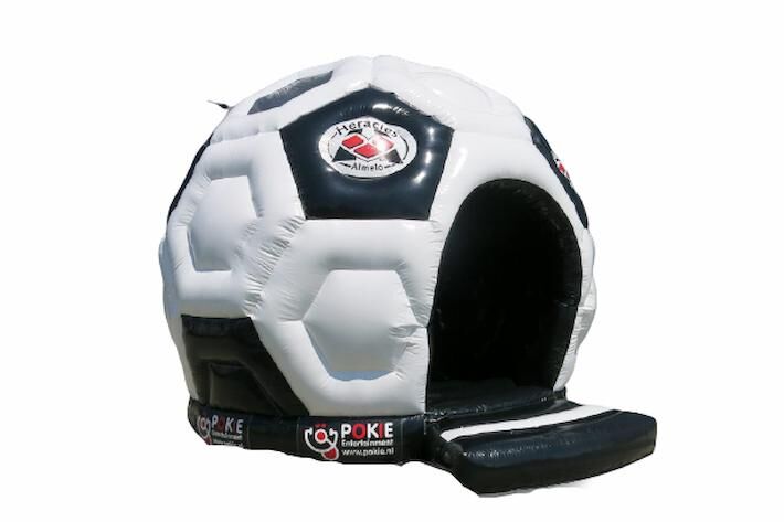 Maatwerk springkussen voor Heracles in de vorm van een voetbal